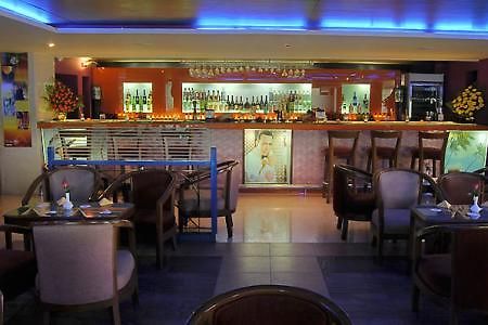 Breeze Hotel Chennai Esterno foto