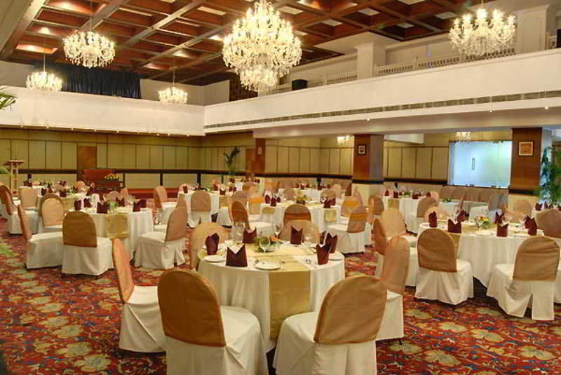 Breeze Hotel Chennai Esterno foto