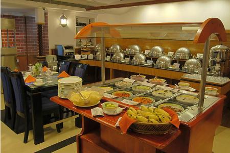 Breeze Hotel Chennai Esterno foto